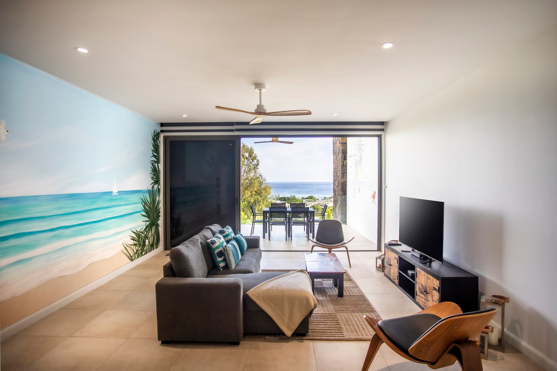 Sunset and Sea Views - Two Bed Apt Central Tamarin