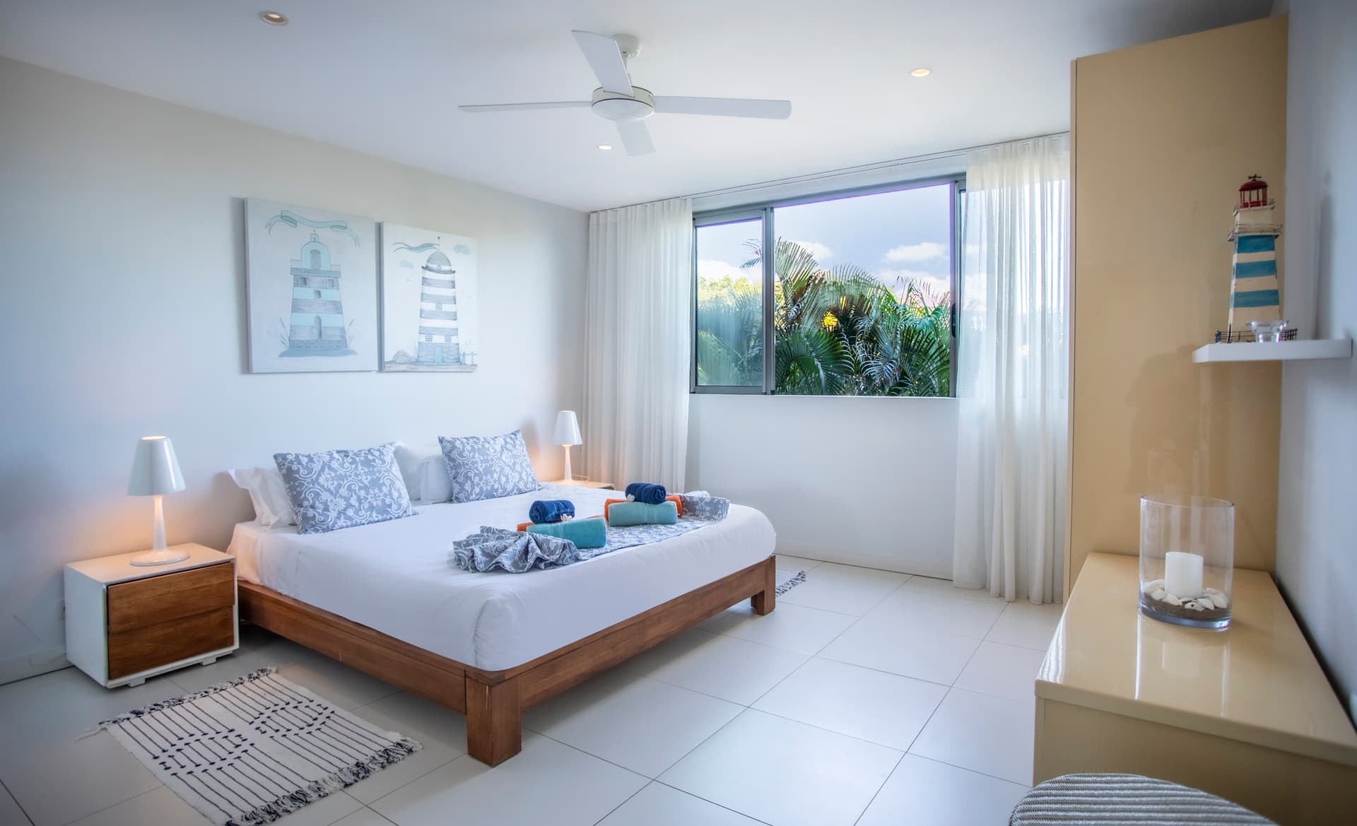 Appartement au bord de l'eau avec piscine et tennis