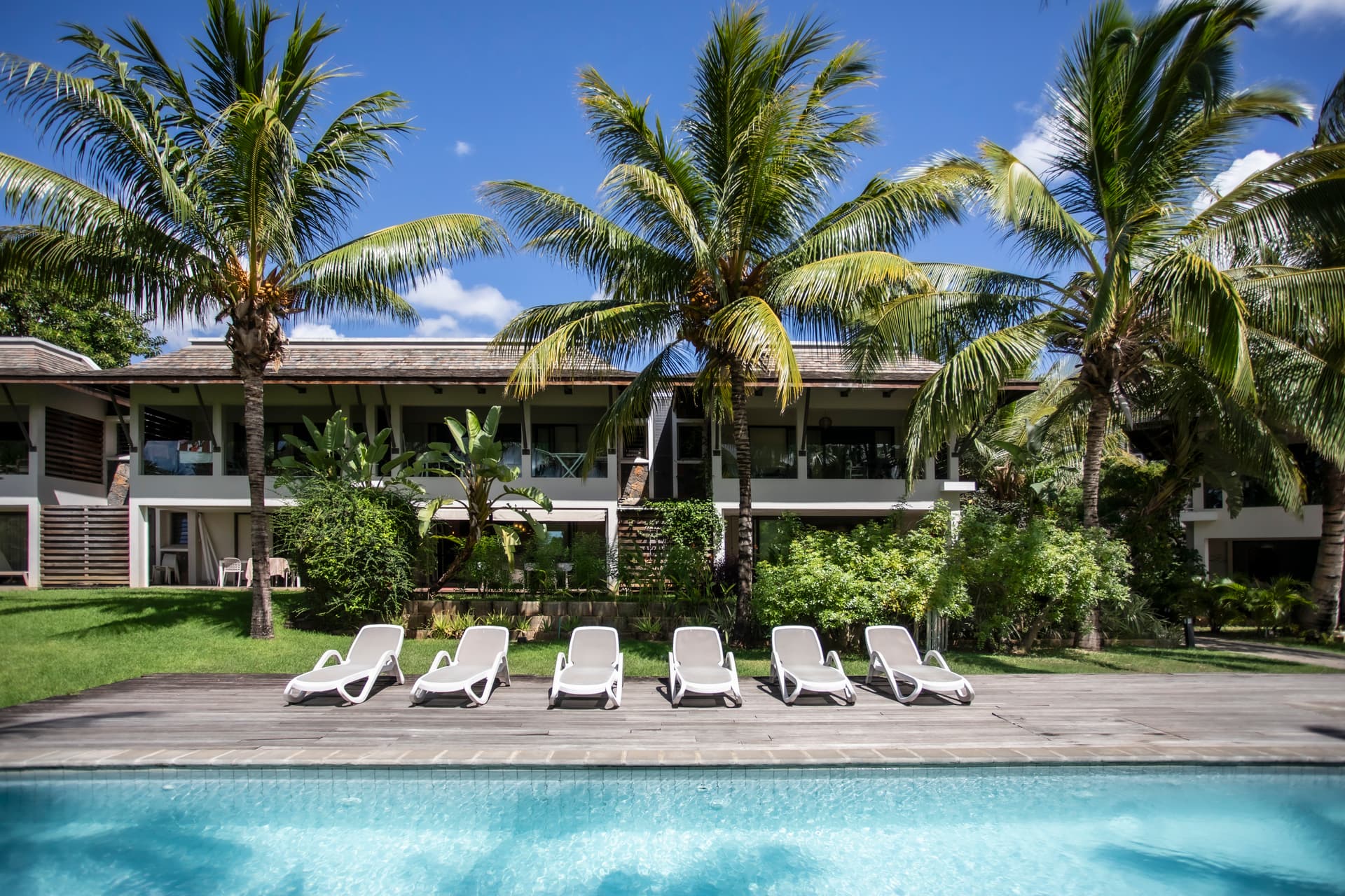 Beautiful 3 Bedroom Apartment, Garden and Pool